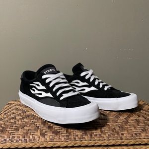 Men’s size 10 Straye skate shoes